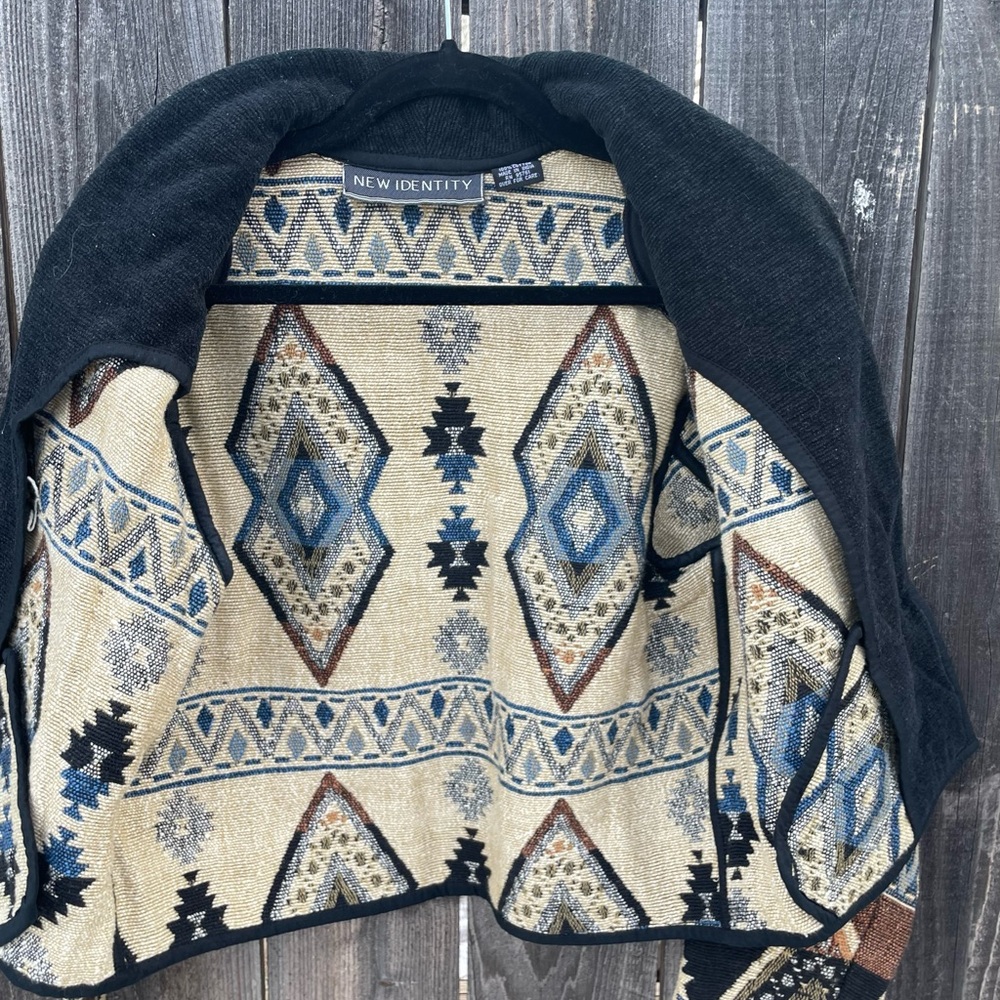 New Identity Southwest Tapestry Women’s Jacket
Size S - Picture 6 of 7
